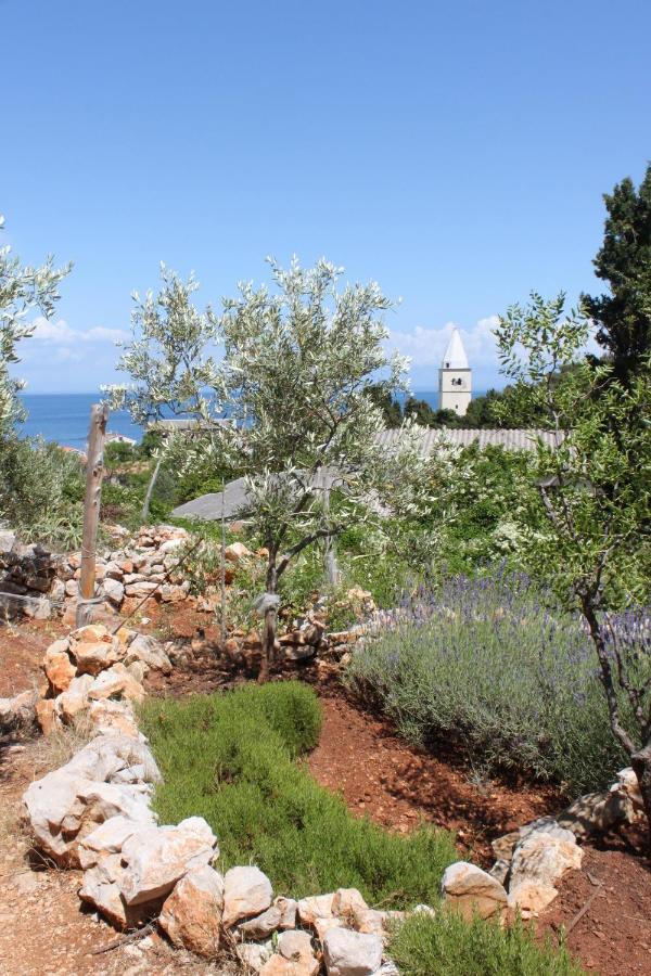 Apartments With A Parking Space Mali Losinj Exterior photo