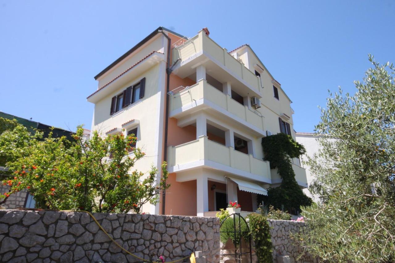 Apartments With A Parking Space Mali Losinj Exterior photo