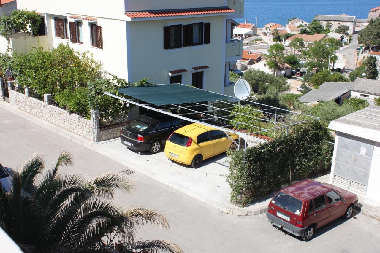 Apartments With A Parking Space Mali Losinj Exterior photo