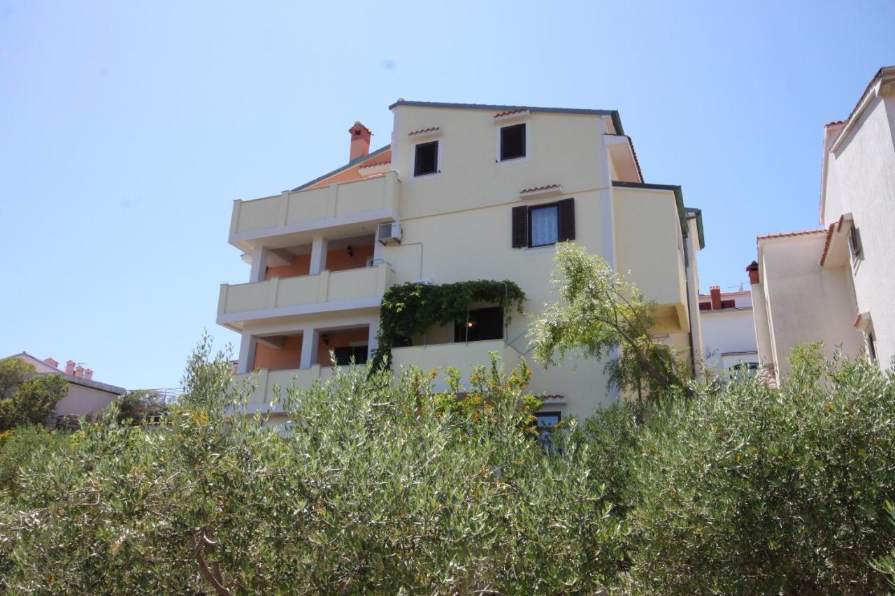 Apartments With A Parking Space Mali Losinj Exterior photo