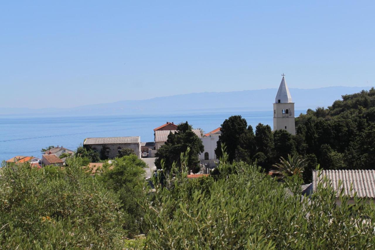 Apartments With A Parking Space Mali Losinj Exterior photo