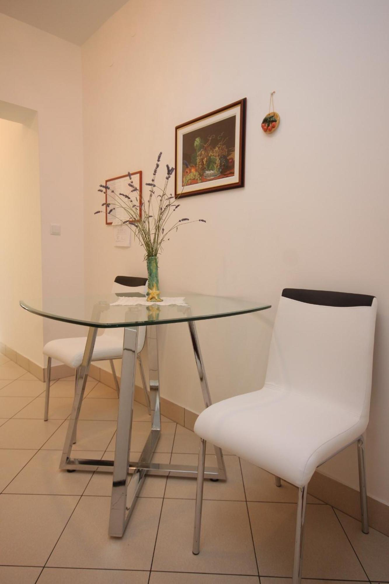 Apartments With A Parking Space Mali Losinj Room photo